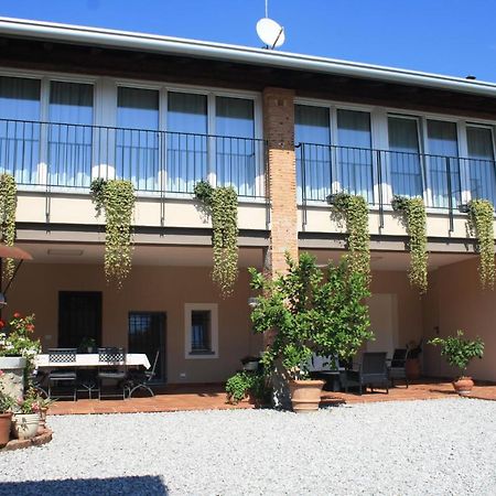 לינה וארוחת בוקר Passirano Cascina San Martino מראה חיצוני תמונה