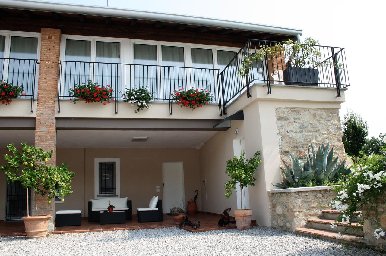 לינה וארוחת בוקר Passirano Cascina San Martino מראה חיצוני תמונה